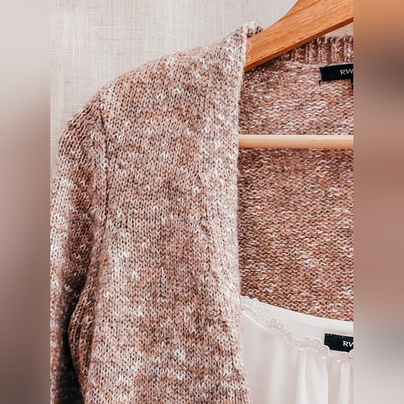 Long sleeve pink sweater vest - Picture 2 of 5